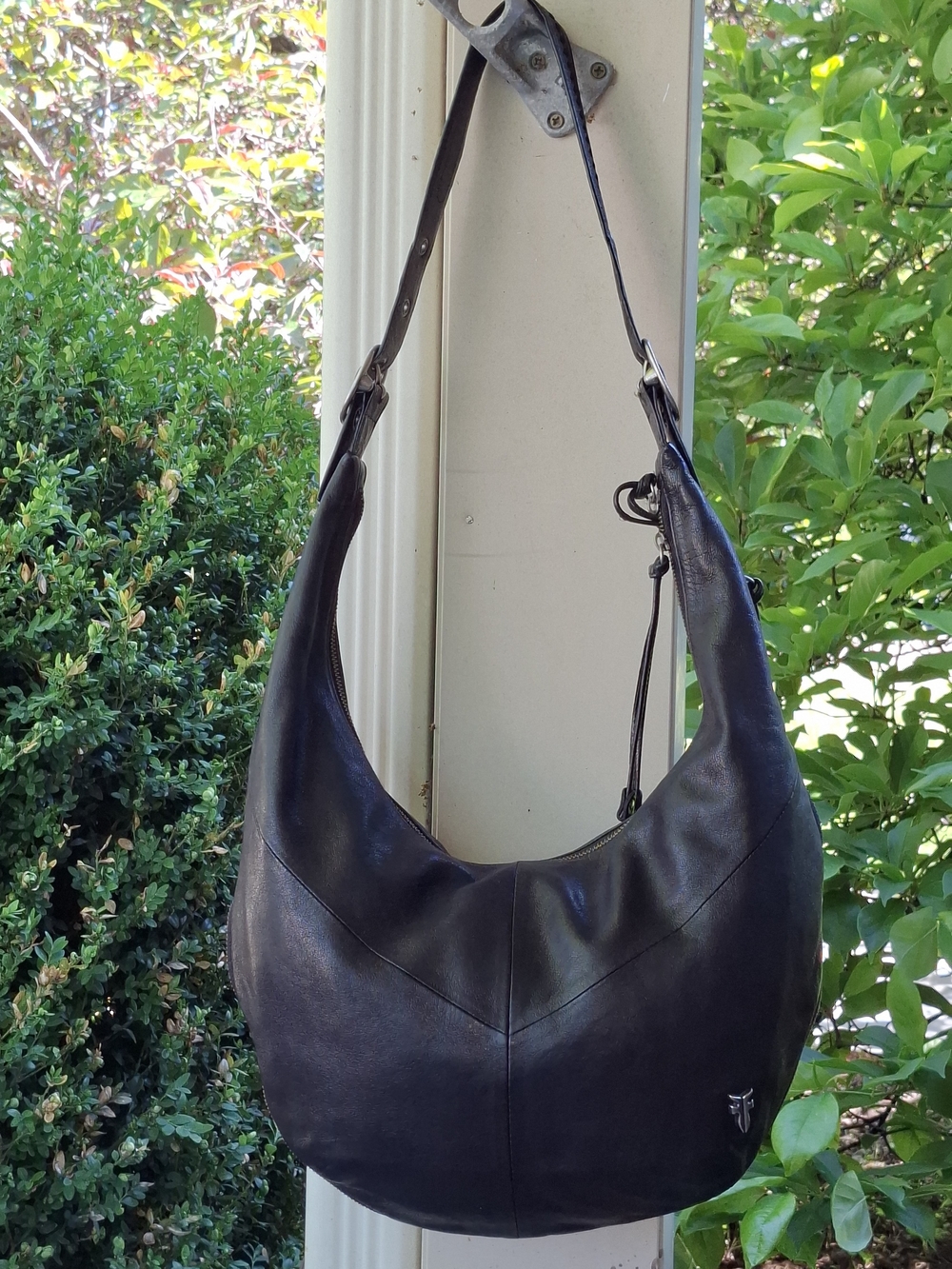 FRYE AND CO. Black Leather Hobo Shoulder Bag- LIKE NEW